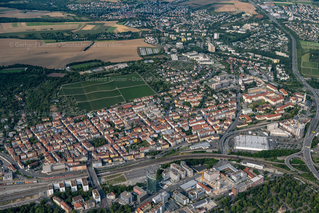 4047754 | WüRZBURG 21.08.2021 Ansicht des Innenstadtbereiches des Ortsteiles Grombühl im Nordosten von Würzburg im Bundesland Bayern, Deutschland. // View of the inner city area of a??a??the district Grombuehl in the northeast of Wuerzburg in the state Bavaria, Germany. Foto: Gerhard Launer