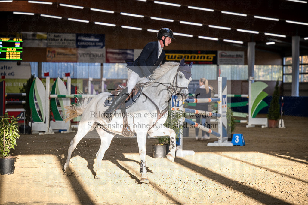 DOS_3111 | Entdecke hochwertige Reitturnierfotos von Foto Oger. Professionell, emotional und authentisch – jetzt Lieblingsmomente im Shop bestellen.Deutschlandweite Turnierfotografie. - Realisiert mit Pictrs.com