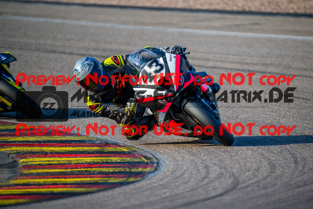 MaZZes_FotoMatrix_240504_6007705_6153 | STK1000