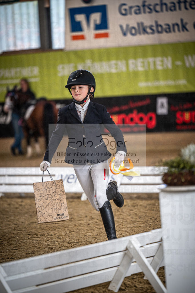 DOS_0084 | Entdecke hochwertige Reitturnierfotos von Foto Oger. Professionell, emotional und authentisch – jetzt Lieblingsmomente im Shop bestellen.Deutschlandweite Turnierfotografie. - Realisiert mit Pictrs.com