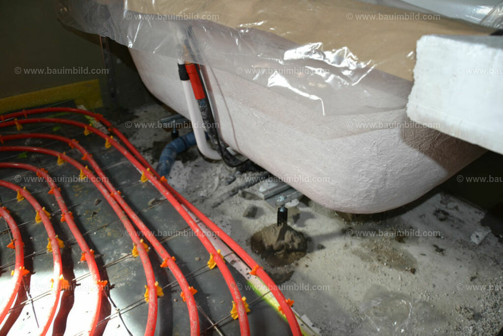 bib-lg15-sanitaer-0106 | Nach LV-Leistungsgruppen sortierte Detailfotos über den Bau eines Hauses. Alle Hausbau-Bilder direkt vom Urheber und Autor der Website Haus-Selber-Bauen.com