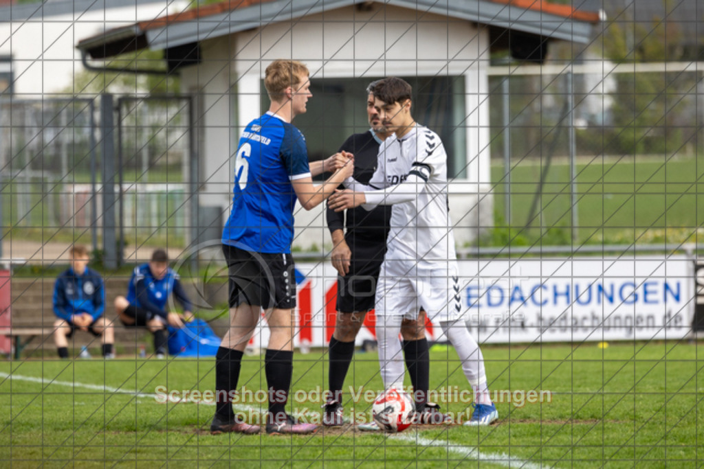 20250426_160344_0041 | #, SGM 1.FC Donzdorf/Reichenbach (weiß) vs. SGM FV 08 Unterkochen (blau), Fussball, A-Junioren Regionenstaffel Mitte 3 - WfV, Saison 2024/2025, Rasenplatz, Lautertal Stadion, Süßener Straße 16, 73072 Donzdorf, 26.04.2025 - 16:00 Uhr,Foto: PhotoPeet-Sportfotografie/Peter Harich