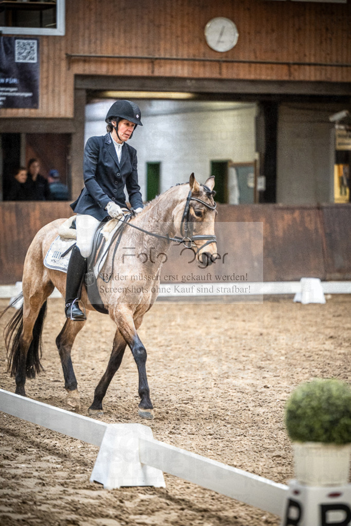 DOS_1315 | Entdecke hochwertige Reitturnierfotos von Foto Oger. Professionell, emotional und authentisch – jetzt Lieblingsmomente im Shop bestellen.Deutschlandweite Turnierfotografie. - Realisiert mit Pictrs.com