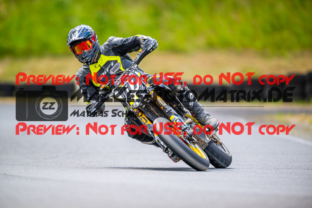 MaZZes_FotoMatrix_220528_0911 | Fotograf Mathias Schmid
Sportfotograf,
Eventfotograf,
Hochzeitsfotograf,
Portraitfotograf