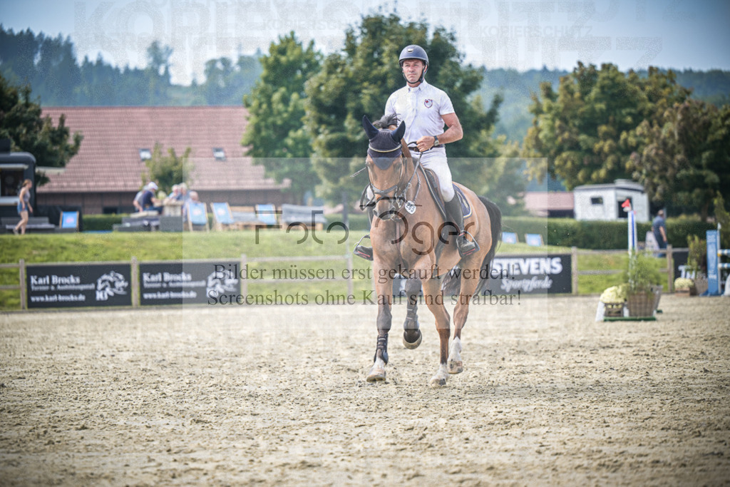DOS_2662 | Entdecke hochwertige Reitturnierfotos von Foto Oger. Professionell, emotional und authentisch – jetzt Lieblingsmomente im Shop bestellen.Deutschlandweite Turnierfotografie. - Realisiert mit Pictrs.com