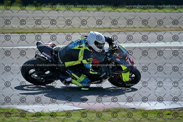26BT02-0283 | markuskiefer.com - Realisiert mit Pictrs.com