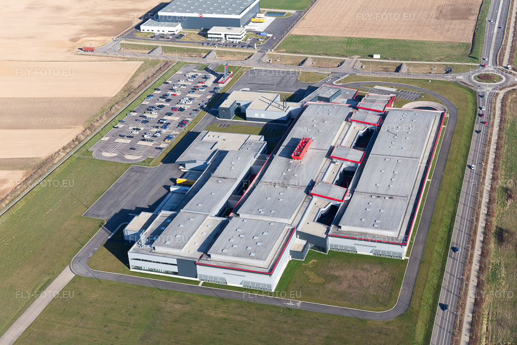 Vue aérienne: Locaux de l'usine SEW-USOCOME à Brumath, Bernolsheim à Mommenheim dans le département Bas Rhin, France – .Photo: IMG_097630.jpg prise le 16/03/2017 par Werner Riehm/FLY-FOTO.eu – Résolution de l'original: 5354 x 3569 px