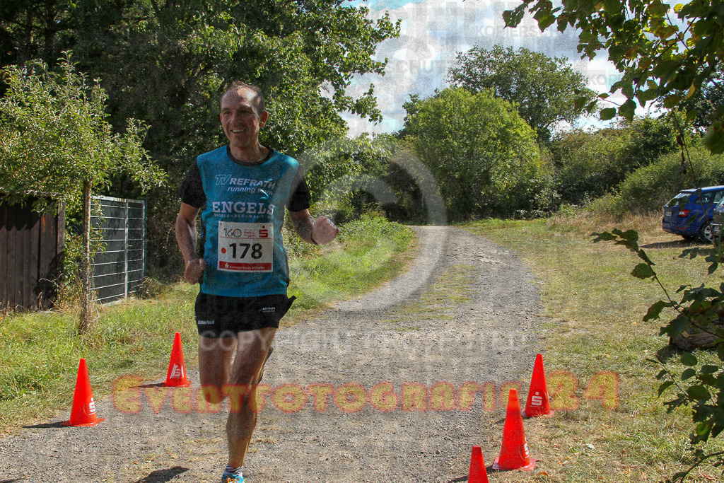 250830_1305_EV4_4143 | Sportfotografie im Rhein-Sieg Kreis, Köln, Bonn, NRW, Rheinland Pfalz, Hessen, etc. Unser Tätigkeitsfeld umfasst den Laufsport vom Volkslauf über den Marathon, Duathlon, Triathon bis zum Ultralauf wie Kölnpfad Ultra oder Schindertrail.