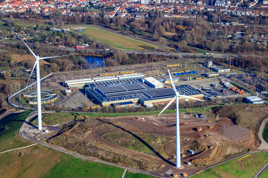 Luftbild: Deponie West (Energieberg) vor Verkehrs Betriebe Karlsruhe GmbH - Betriebshof West im Ortsteil Knielingen in Karlsruhe im Bundesland Baden-Württemberg in Deutschland. Foto: IMG_23103.jpg vom 02.12.2009 durch Werner Riehm/FLY-FOTO.deVBK - Verkehrsbetriebe Karlsruhe