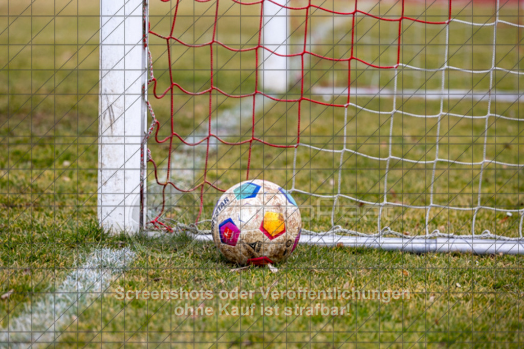 20250223_143320_0770 | #,1.FC Donzdorf (rot) vs. TSV Tettnang (schwarz), Fussball, Frauen-WFV-Pokal Achtelfinale, Saison 2024/2025, Rasenplatz Lautertal Stadion, Süßener Straße 16, 73072 Donzdorf, 23.02.2025 - 13:00 Uhr,Foto: PhotoPeet-Sportfotografie/Peter Harich
