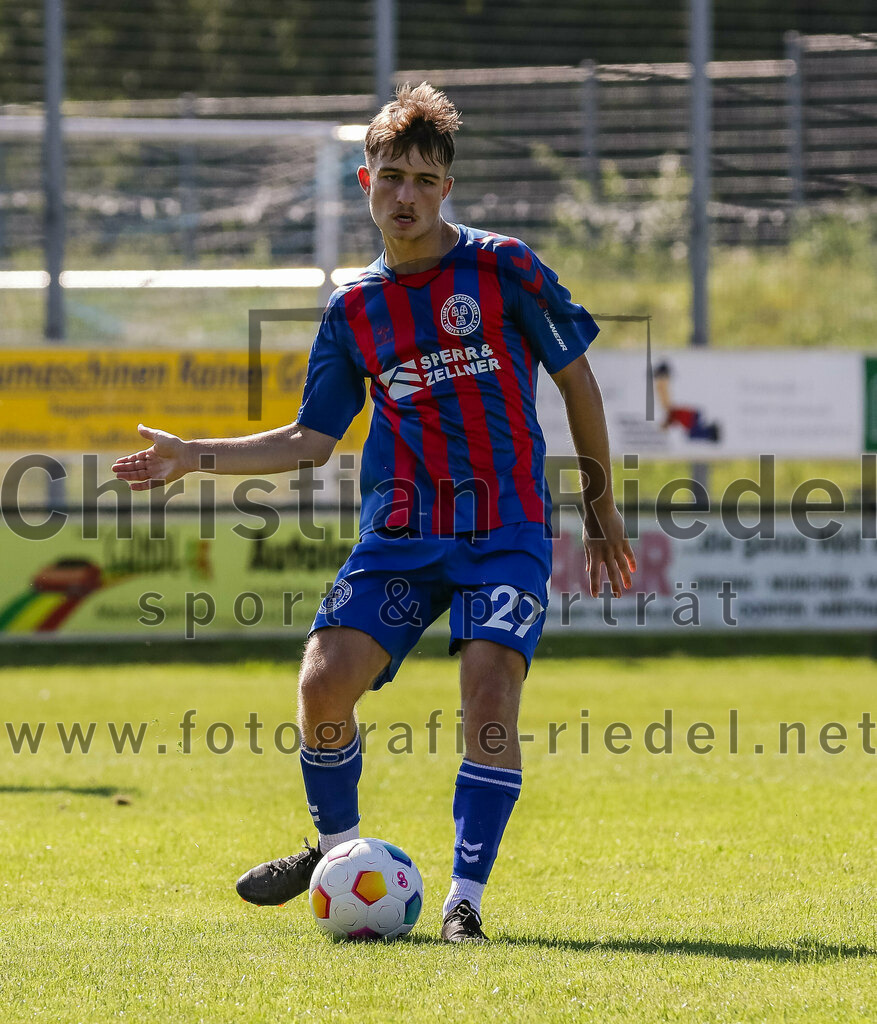 2023-09-16_052_FC_Langengeisling_gegen_TSV_Dorfen | Erding, Deutschland, 16.09.2023:
Fußball, Bezirksliga Oberbayern Ost 2023 / 2024, 9. Spieltag, FC Langengeisling gegen TSV Dorfen, Endergebnis: 3:1

Bastian Rachl (TSV Dorfen, #27)

Foto: Christian Riedel / fotografie-riedel.net