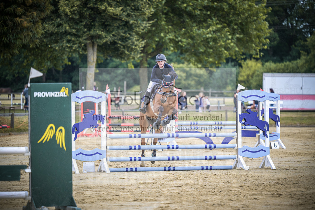DOS_8161 | Entdecke hochwertige Reitturnierfotos von Foto Oger. Professionell, emotional und authentisch – jetzt Lieblingsmomente im Shop bestellen.Deutschlandweite Turnierfotografie. - Realisiert mit Pictrs.com