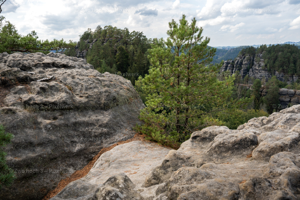 Grosser_Teichstein_Aussicht_Kantstein_Felsplateau_Kiefer | 2022-08-30_Waldbrandgebiete_1 - Realisiert mit Pictrs.com