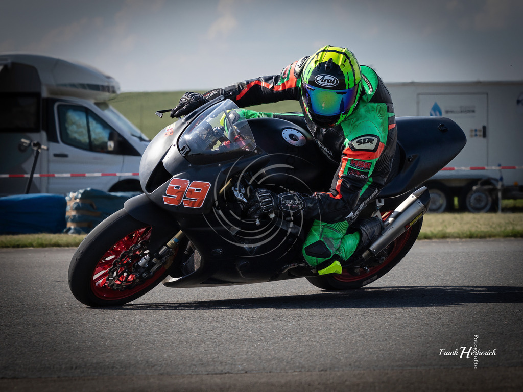 Motorrad Klassik Walldürn 2026 | Frank Herberich Fotografie, Frank Herberich, Fotografie, Hochzeit, Portrait, St. Peter Ording, Ording, Westerhever, Nordsee, Frank Fotografie, Hardheim,  Odenwald,Walldürn, Band,Eventfotografie - Realisiert mit Pictrs.com