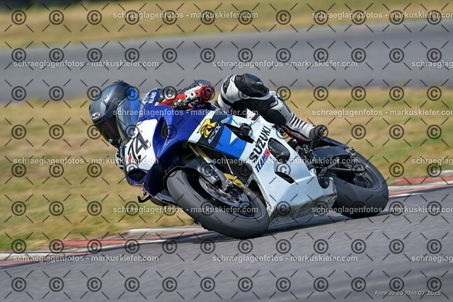 25bt04-1636 | markuskiefer.com - Realisiert mit Pictrs.com
