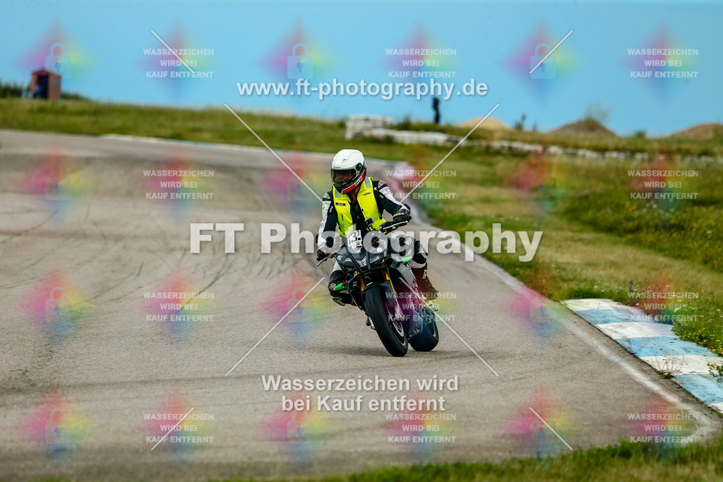 Chambley Juli-3102 | Hier findet Ihr Bilder von Touristenfahrten auf der Nürburgring Nordschleife oder von anderen Veranstaltungen die ich besucht habe. Viel Spass beim Durch Schauen 