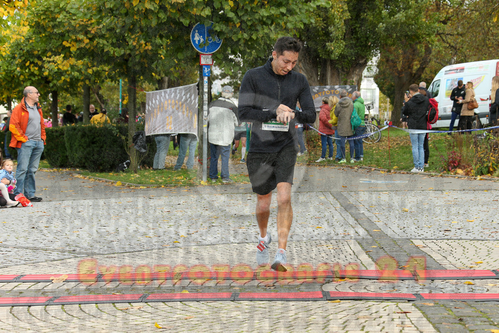 241020_1058_EX1_0513 | Sportfotografie im Rhein-Sieg Kreis, Köln, Bonn, NRW, Rheinland Pfalz, Hessen, etc. Unser Tätigkeitsfeld umfasst den Laufsport vom Volkslauf über den Marathon, Duathlon, Triathon bis zum Ultralauf wie Kölnpfad Ultra oder Schindertrail.