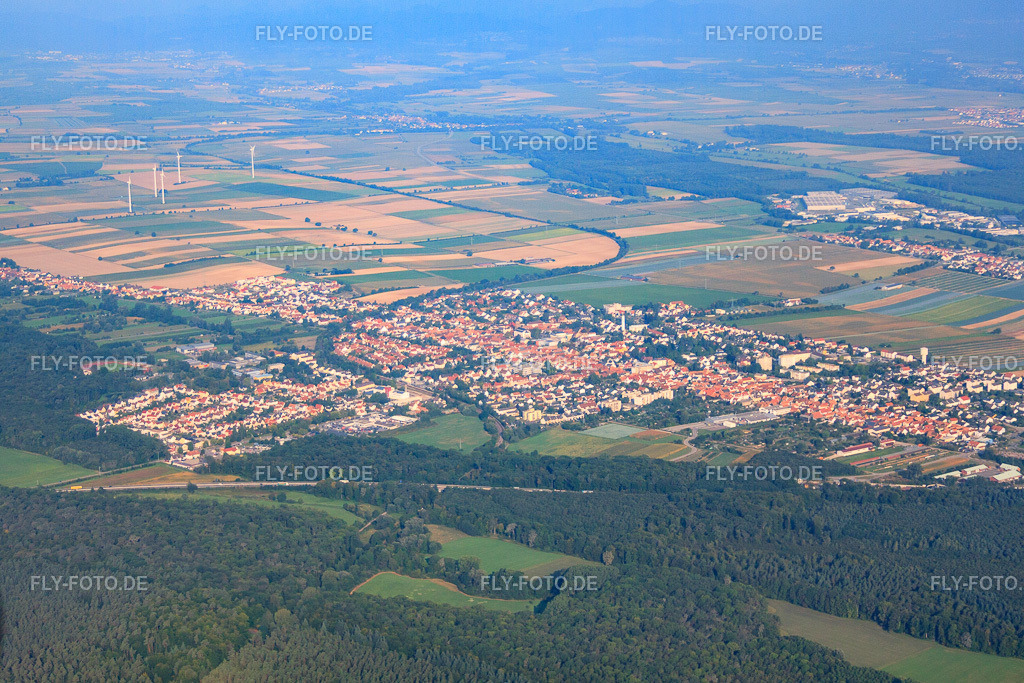 Stadtübersicht von Südosten | Luftbild: Stadtübersicht von Südosten in Kandel im Bundesland Rheinland-Pfalz in Deutschland. Foto: IMG_52930.jpg vom 05.09.2012 durch Werner Riehm/FLY-FOTO.de - Realisiert mit Pictrs.com