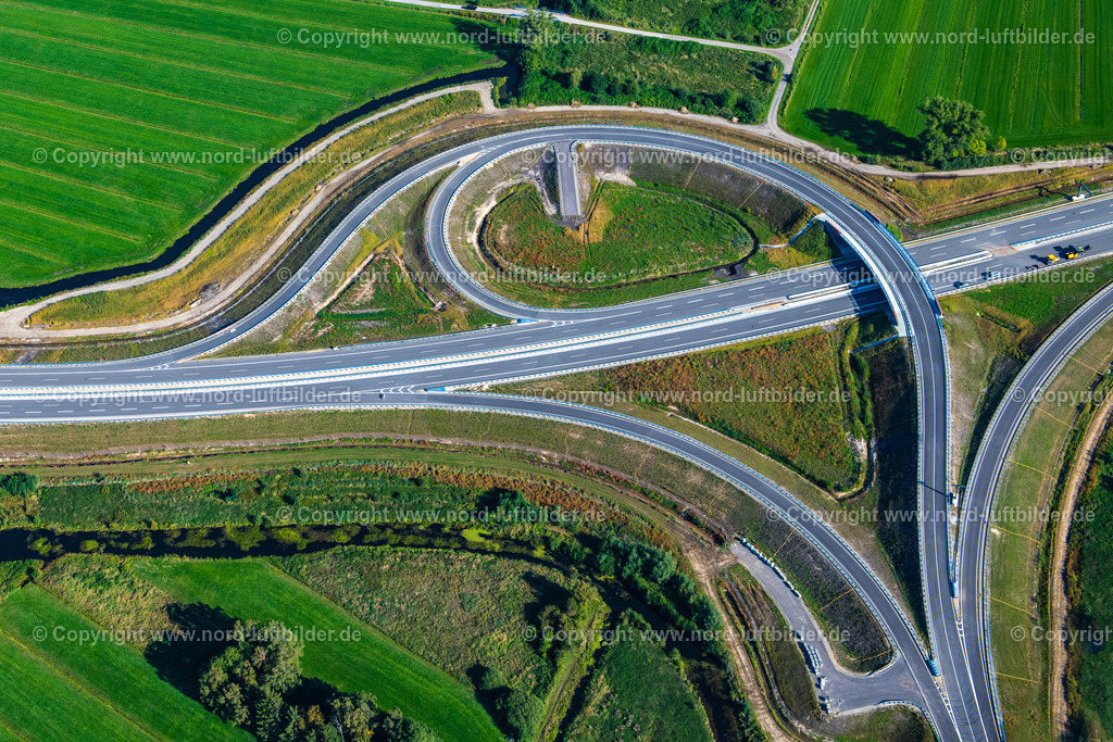 Buxtehude_Autobahnanschlusstelle_Buxtehude_A26_ELS_4054220922 | BUXTEHUDE 22.09.2022 Baustelle zum Neubau am Autobahn- Streckenverlauf der BAB A26 Abfahrt im Ortsteil Eilendorf in Buxtehude im Bundesland Niedersachsen, Deutschland. Weiterführende Informationen bei: Die Autobahn GmbH des Bundes Niederlassung Nord. // Construction site for new construction on the motorway route of the motorway A26 exit in the district Eilendorf in Buxtehude in the state of Lower Saxony, Germany. Further information at: Die Autobahn GmbH des Bundes Niederlassung Nord. Foto: Martin Elsen
