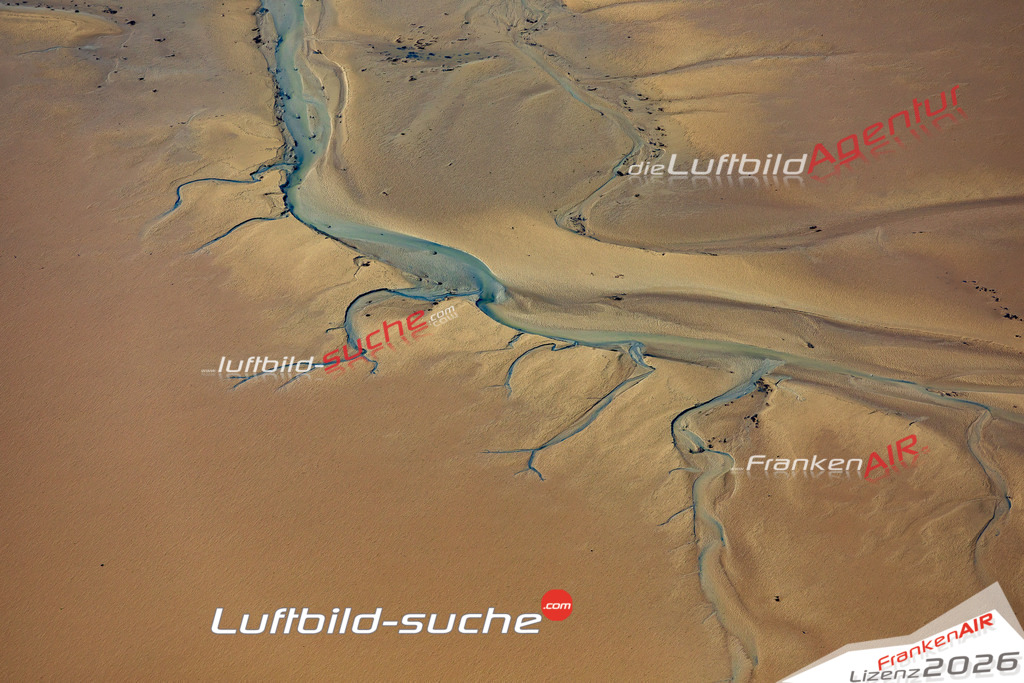Priel Pellworm Bild- Das Luftbild wurde 2025 vom UL-Flugzeug heraus erstellt ( keine Drohne bzw. Drohnenaufnahme ) - Hochauflösende Luftaufnahme -Nicht vergleichbar mit Google Maps oder Satelittenbilder- Die Geschenkidee !Mit Lizenz und Bildrechte bestellbar - CC