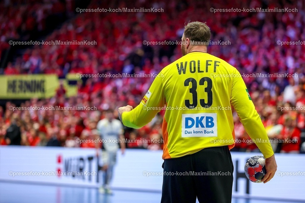EHF01022602069 | 01.02.2026, Handball, Men's EHF EURO 2026, Deutschland - Dänemark, Jyske Bank Boxen in Herning, Final:  Andreas Wolff (Germany #33) jubelnd
