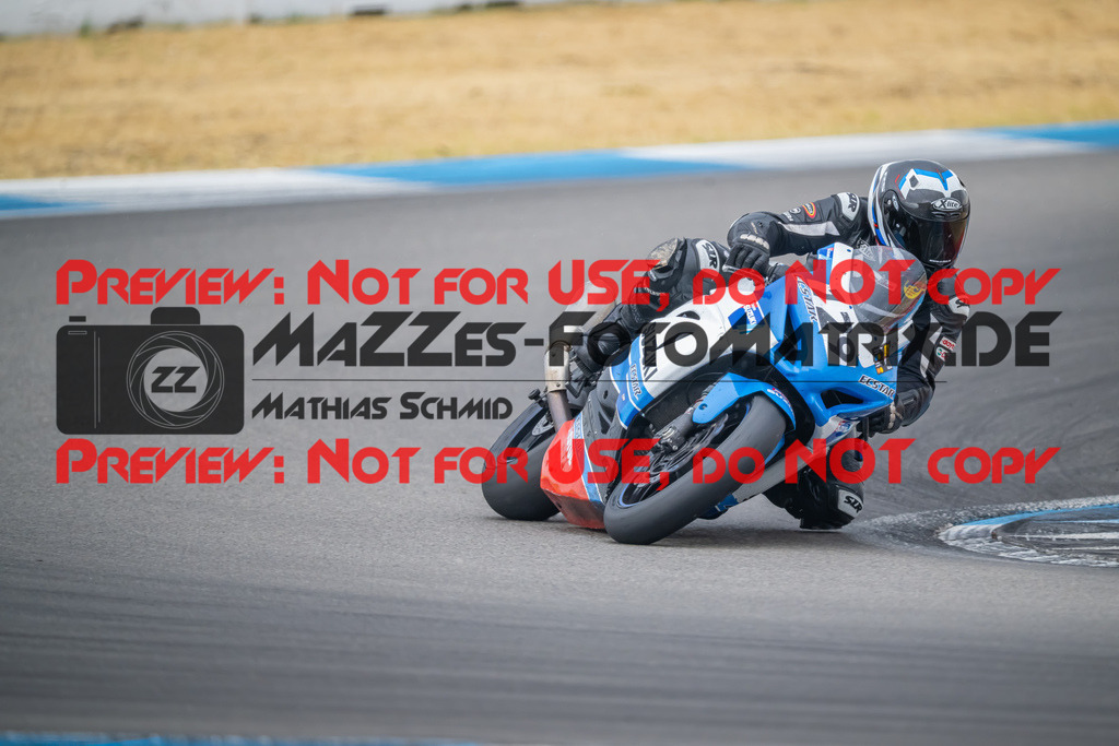 MaZZes-Fotomatrix-20260809-582677 | R1
