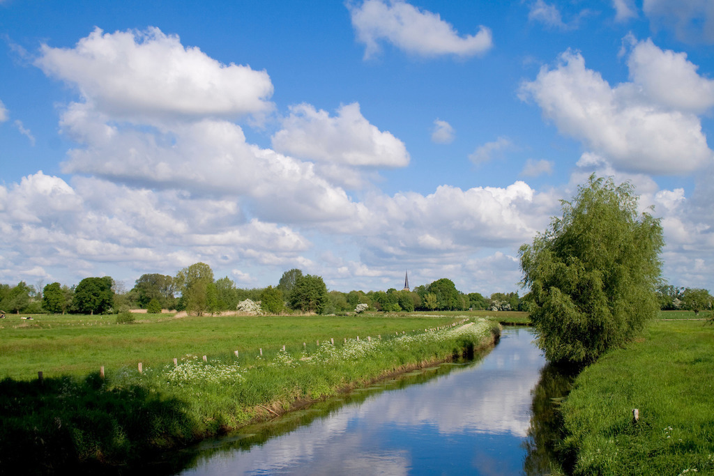 090504-007 | Europa, DEU, Deutschland, Nordrhein Westfalen, NRW, Rheinland, Niederrhein, Wachtendonk, Fluss, Niers, Flusslandschaft, Auenlandschaft an der Niers, Himmel, Wolkenstimmung, Cumuluswolken, Fruehling, Kategorien und Themen, Natur, Umwelt, Landschaft, Jahreszeiten, Stimmungen, Landschaftsfotografie, Landschaften, Landschaftsphoto, Landschaftsphotographie, Wetter, Himmel, Wolken, Wolkenkunde, Wetterbeobachtung, Wetterelemente, Wetterlage, Wetterkunde, Witterung, Witterungsbedingungen, Wettererscheinungen, Meteorologie, Bauernregeln, Wettervorhersage, Wolkenfotografie, Wetterphaenomene, Wolkenklassifikation, Wolkenbilder, Wolkenfoto....[Fuer die Nutzung gelten die jeweils gueltigen Allgemeinen Liefer-und Geschaeftsbedingungen. Nutzung nur gegen Verwendungsmeldung und Nachweis. Download der AGB unter http://www.image-box.com oder werden auf Anfrage zugesendet. Freigabe ist vorher erforderlich. Jede Nutzung des Fotos ist honorarpflichtig gemaess derzeit gueltiger MFM Liste - Kontakt, Uwe Schmid-Fotografie, Duisburg, Tel. (+49).2065.677997, ..archiv@image-box.com, www.image-box.com] - Realisiert mit Pictrs.com