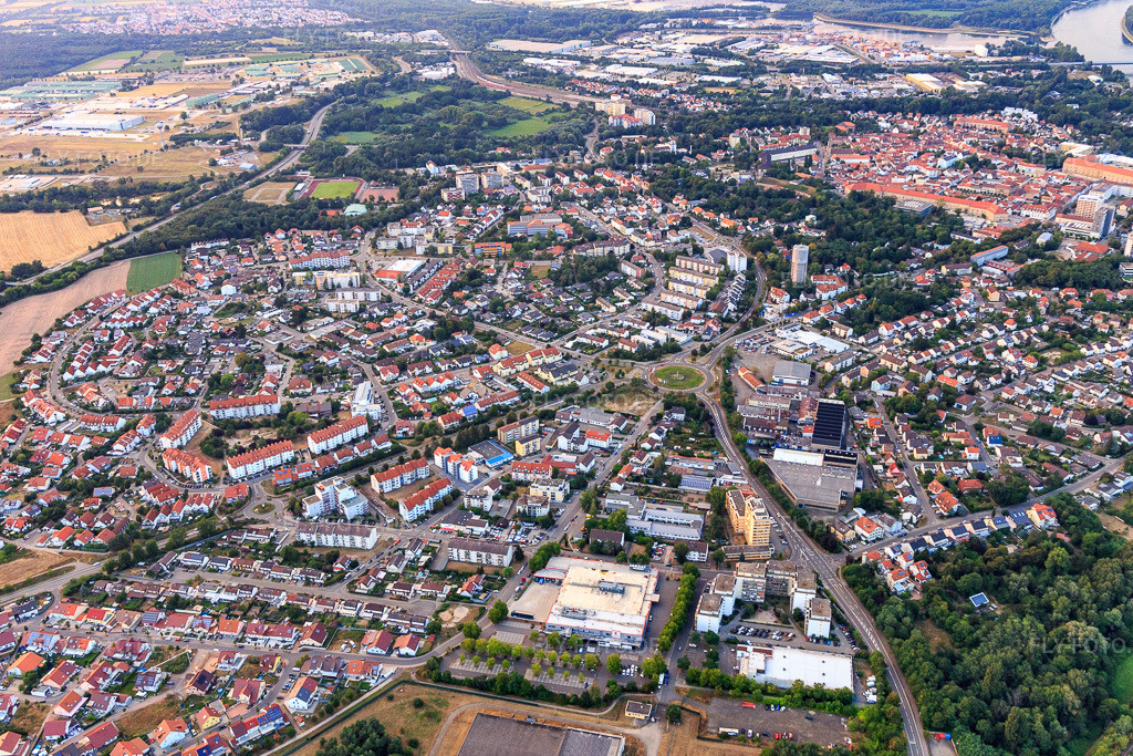Luftbild: Sondernheimer Straße in Germersheim im Bundesland Rheinland-Pfalz in Deutschland. Foto: IMG_109245.jpg vom 25.07.2018 durch Werner Riehm/FLY-FOTO.de