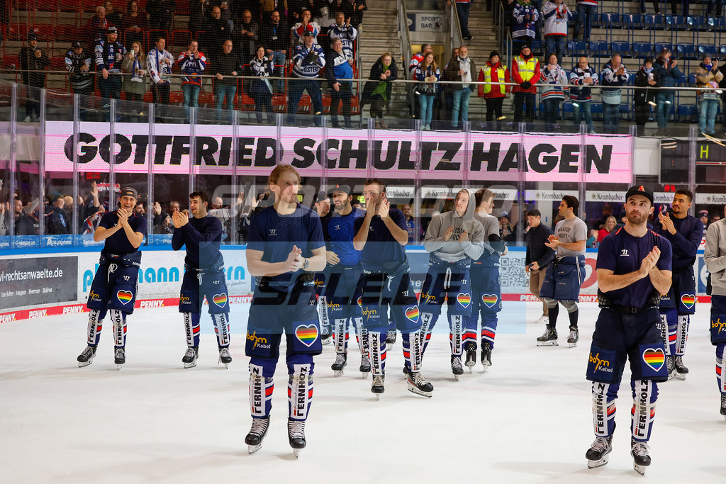 Iserlohn Roosters - Duesseldorfer EG | 
DEL: Iserlohn Roosters - Duesseldorfer EG - Realisiert mit Pictrs.com