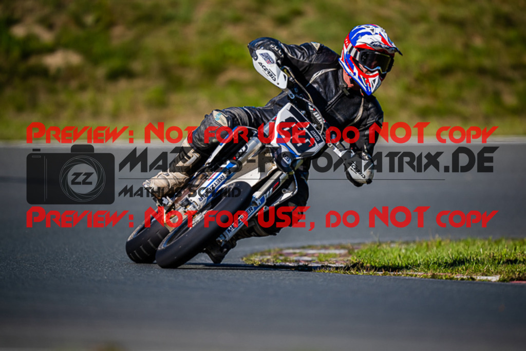 MaZZes_FotoMatrix_220904_6927 | UE40