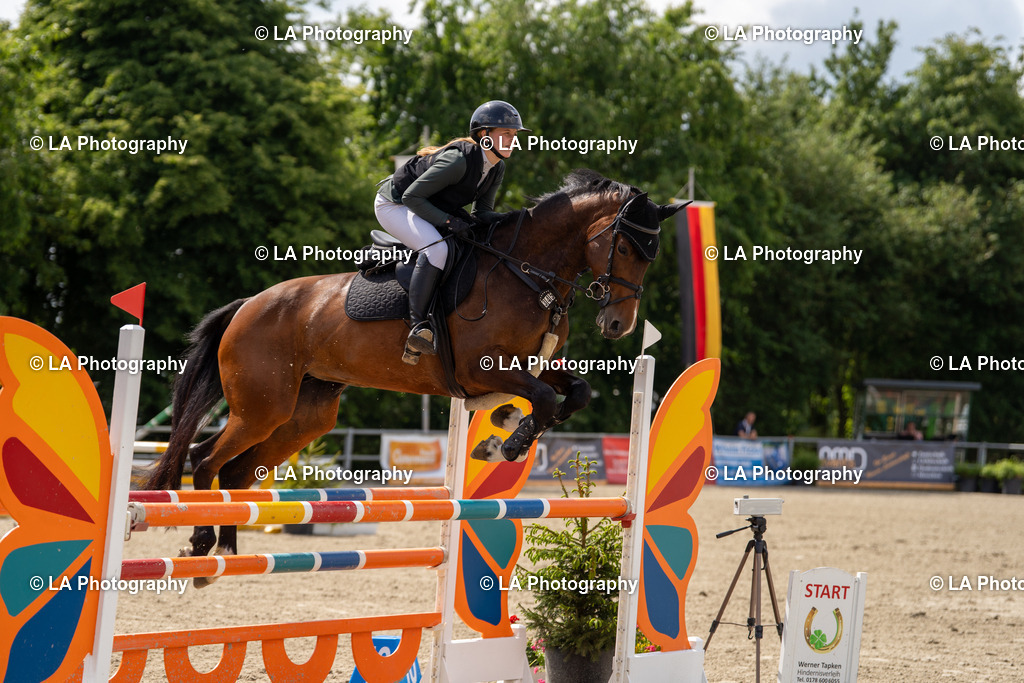 DSC04845 | Entdecke einzigartige Turnierfotos und persönliche Pferde- und Hundeportraits bei LA Photography. Für jeden Reiter und Pferd das perfekte Bild! Stöbere jetzt! - Realisiert mit Pictrs.com