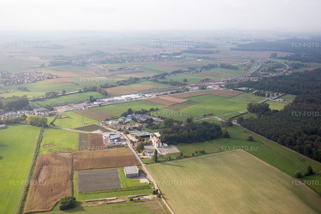 Vue aérienne: Vue de la ville à Vendenheim dans le département Bas Rhin, France. Photo: IMG_074126.jpg prise le 04/10/2014 par Werner Riehm/FLY-FOTO.euRésolution de l'original: 5472 x 3648 px