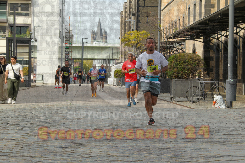 250920_1524_EV4_8708 | Sportfotografie im Rhein-Sieg Kreis, Köln, Bonn, NRW, Rheinland Pfalz, Hessen, etc. Unser Tätigkeitsfeld umfasst den Laufsport vom Volkslauf über den Marathon, Duathlon, Triathon bis zum Ultralauf wie Kölnpfad Ultra oder Schindertrail.