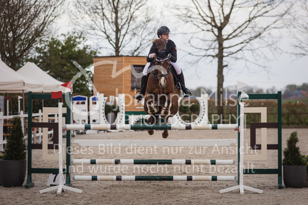 230426_HofSosath_Stil-M-677 | Deine schönsten Turniermomente als professionelle Fotos! Entdecke hochwertige Pferdesport-Fotografie im Online-Shop. Jetzt Fotos finden & bestellen!