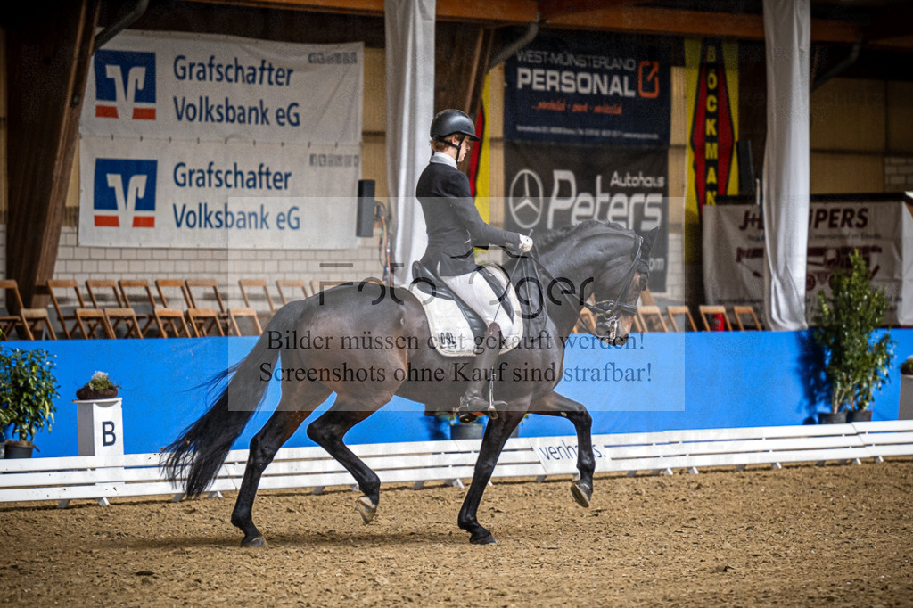 DOS_1550 | Entdecke hochwertige Reitturnierfotos von Foto Oger. Professionell, emotional und authentisch – jetzt Lieblingsmomente im Shop bestellen.Deutschlandweite Turnierfotografie. - Realisiert mit Pictrs.com