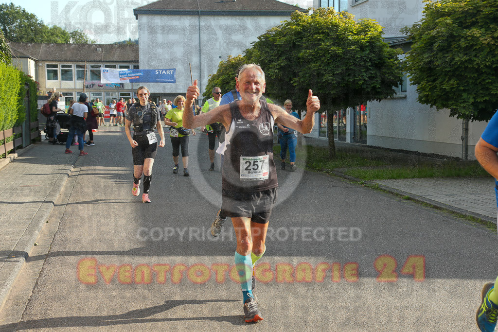 230804_1812_EX1_3805 | Sportfotografie im Rhein-Sieg Kreis, Köln, Bonn, NRW, Rheinland Pfalz, Hessen, etc. Unser Tätigkeitsfeld umfasst den Laufsport vom Volkslauf über den Marathon, Duathlon, Triathon bis zum Ultralauf wie Kölnpfad Ultra oder Schindertrail.