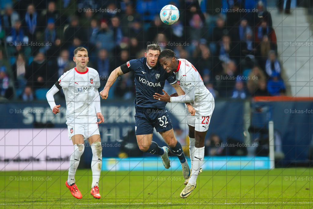 22. Dezember 2024 | VfL Bochum – FC Heidenheim | Zum Jahresabschluss gelang dem VfL Bochum der erste Saisonsieg. Das Duell mit Heidenheim wurde 2:0 gewonnen - Realisiert mit Pictrs.com