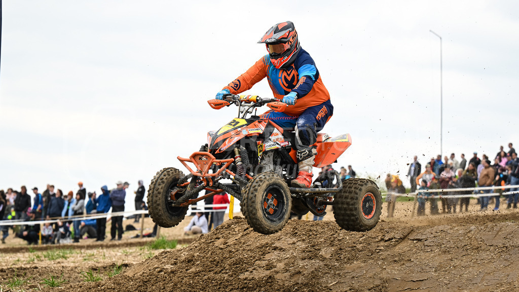 Motocross Schlatt bei Winterthur - 30. April 2023 | #121 Issel Thomas aus Faoug (CH) auf KTM in der Kategorie Quad am Motocross Schlatt bei Winterthur, 30. April 2023. 
Instagram: @mx_schlatt | @mc_wila | @sam_schweiz
Bild: Sportfotografie Markus Aeschimann | www.markus-aeschimann.ch - Realisiert mit Pictrs.com