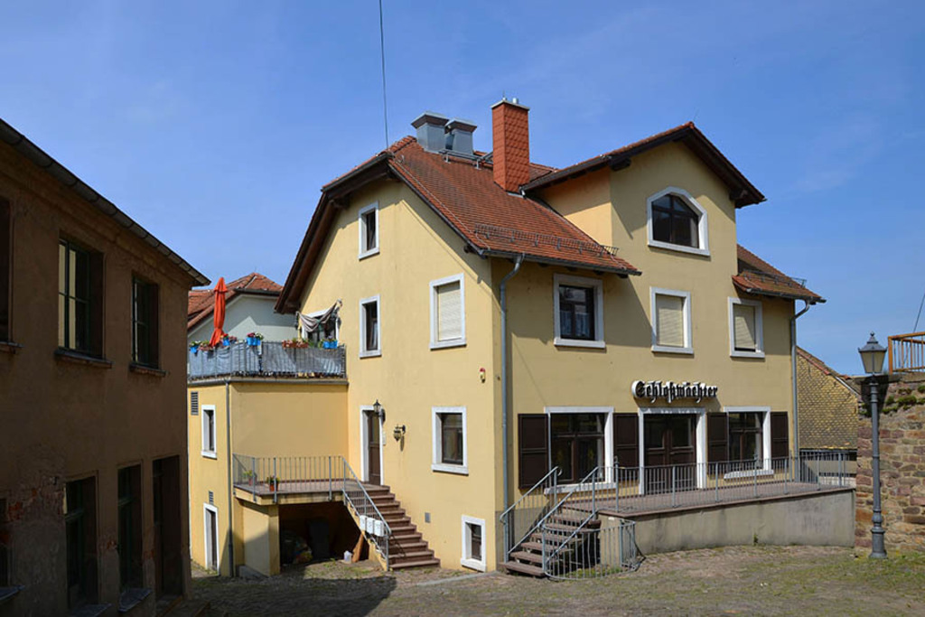 Colditz - Gasthaus Schlosswächter | Entdecke über 20 Kategorien Leipzig-Motive: Foto-Downloads, hochwertige Poster, Leinwand- & Fine-Art-Prints. Jetzt Lieblingsfoto im Bildlexikon Leipzig Shop bestellen!