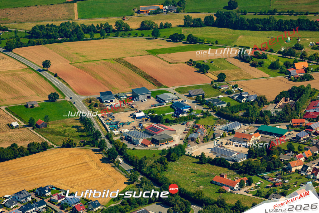 Gewerbegebiet Willebadessen Bild- Das Luftbild wurde 2025 vom UL-Flugzeug heraus erstellt ( keine Drohne bzw. Drohnenaufnahme ) - Hochauflösende Luftaufnahme -Nicht vergleichbar mit Google Maps oder Satelittenbilder- Die Geschenkidee !Mit Lizenz und Bildrechte bestellbar - CC