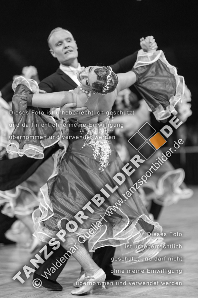 20251206-03250 | Hier finden Sie Tanz Bilder vom Latein und Standard Formationen tanzen. Sportbilder vom Tanzsport. Schöne Fotos und von Weltmeisterschaft, Europameisterschaft, Bundesliga, Regionalliga, Oberliga und Landesliga sowie von GOC Stuttgart, DanceComp, WM Bremen