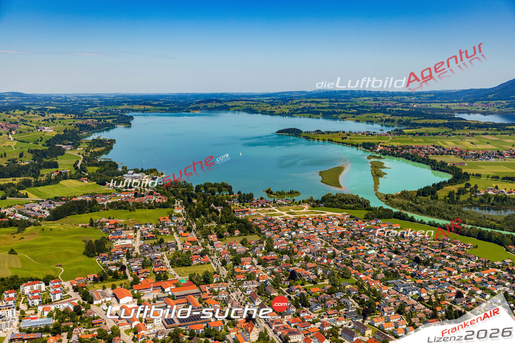 Luftaufnahme von  Füssen - Die Luftaufnahme wurde 2025 vom UL-Flugzeug heraus erstellt ( keine Drohne ) - Hochauflösende Luftaufnahme - für professionelle Ausdrucke geeignet. Die Geschenkidee !Mit Lizenz und Bildrechte bestellbar