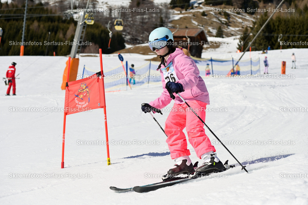 SRF_27.02.2026_894 | Skirennfotos,Serfaus,Fiss,Ladis,Kinderskirennen,Winter,Tirol,Oberland,skirace,SFL,feelfree,weil wir's genießen,ski,Ski,skifahren,Sonnenplateau, - Realisiert mit Pictrs.com