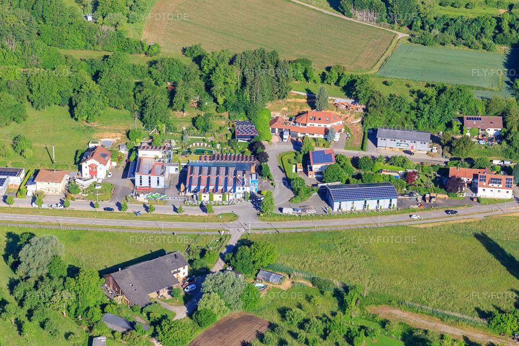 Luftbild: Blechbearbeitung Schmieheim GmbH, Ackermann Metallbau GmbH und Meier Ersatzteile + Service im Ortsteil Schmieheim in Kippenheim im Bundesland Baden-Württemberg in Deutschland.Foto: IMG_147744.jpg vom 30.05.2025 durch Werner Riehm/FLY-FOTO.deBlechbearbeitung Schmieheim GmbHAckermann Metallbau - Vielfältige Metallarbeiten für Ihr ZuhauseSchleppkettenvorrichtung / Schnellhubfunktion für Hubwagen - Meier - Ersatzteile und Service