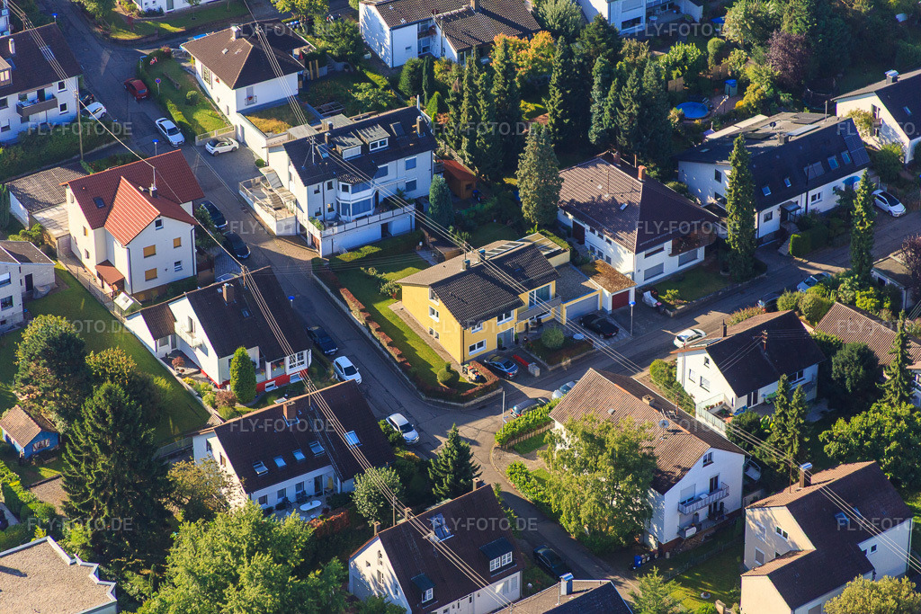 Luftbild: Hellenstr im Ortsteil Wolfartsweier in Karlsruhe im Bundesland Baden-Württemberg in Deutschland. Foto: IMG_092990.jpg vom 13.08.2016 durch Werner Riehm/FLY-FOTO.de
