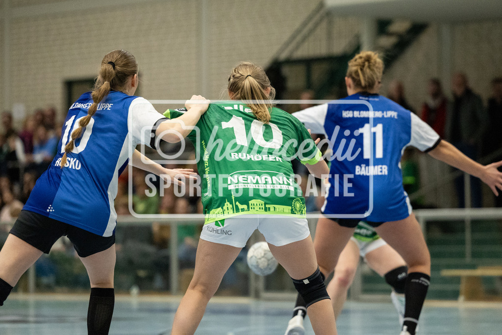 Vechta_Blomberg-15 | Meggan Rusko (10, HSG Blomberg-Lippe II) Svenja Ruhöfer (10, SC SFN Vechta) Carlotta Bäumer (11, HSG Blomberg-Lippe II) - Realisiert mit Pictrs.com