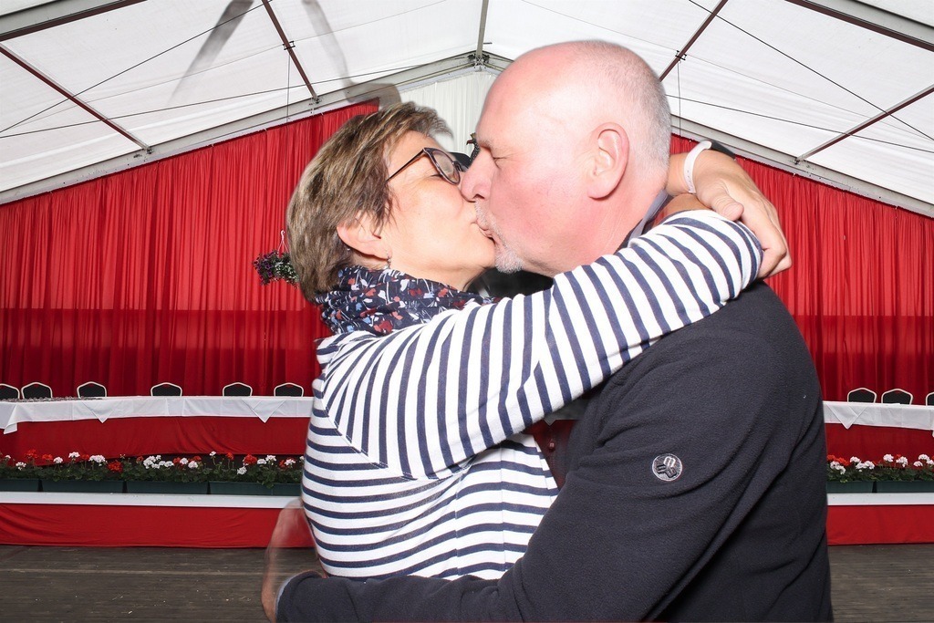 top-top.de 240928-172 | Foto, Video, Fotografie, Videografie, Fotobox, DJ, Discjockey, Musik, Musikbox, Veranstaltung, Photobooth, Amazon, Ebay, Buchtipp, Bestseller, Autor, Verlag, Buch, Wesel, Hamminkeln, NRW, Dinslaken, Rees, Drohne, Hochzeit, Party, Fotobox, Wesel, Fotograf