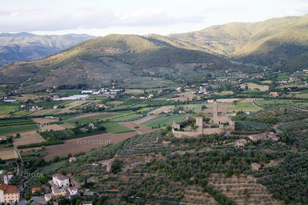 Luftbild: Ortsansicht in Poggiolo im Bundesland Toscana in Italien. Foto: IMG_43284.jpg vom 24.07.2011 durch Werner Riehm/FLY-FOTO.de