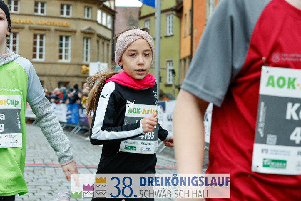 400m AOK Junior Cup | 3 Koenigslauf 2024 400m AOK Junior Cup - Realisiert mit Pictrs.com