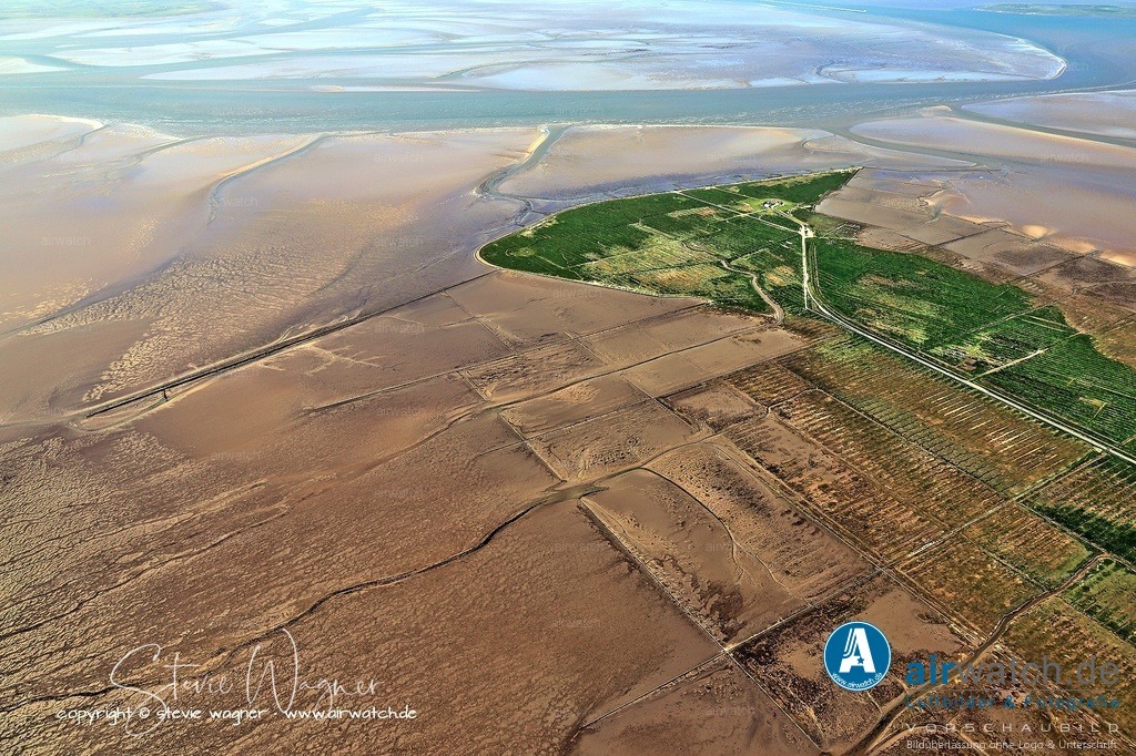 Halligen-Inseln-Weltnaturerbe-Wattenmeer-Mai-23-airwatch-wagner-240A2607 | Entdecken Sie atemberaubende Luftbilder und Fotografien auf airwatch.de - Tauchen Sie ein in eine Welt voller faszinierender Aufnahmen aus der Vogelperspektive.